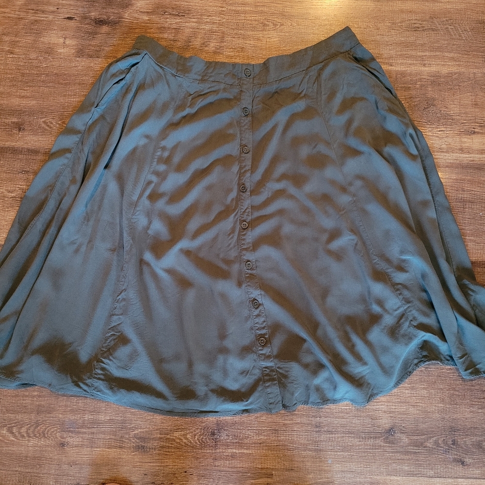 Torrid A line Skirt Solid Green Casual Elastic Waist Contemporary Size 3…